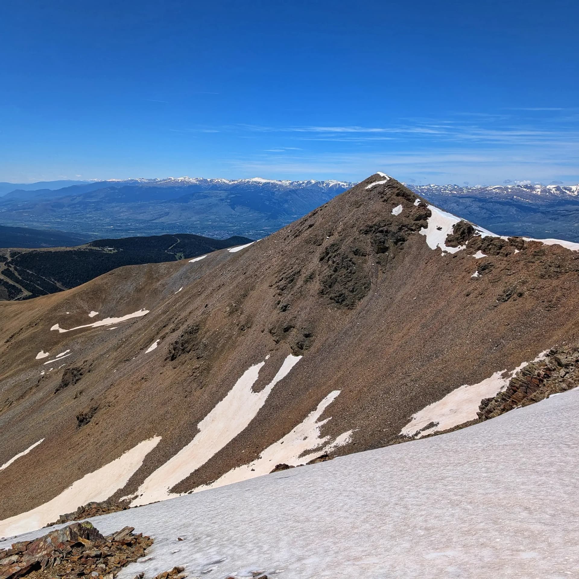 Views of Puigmal de Llo about to reach Pic Petit del Segre