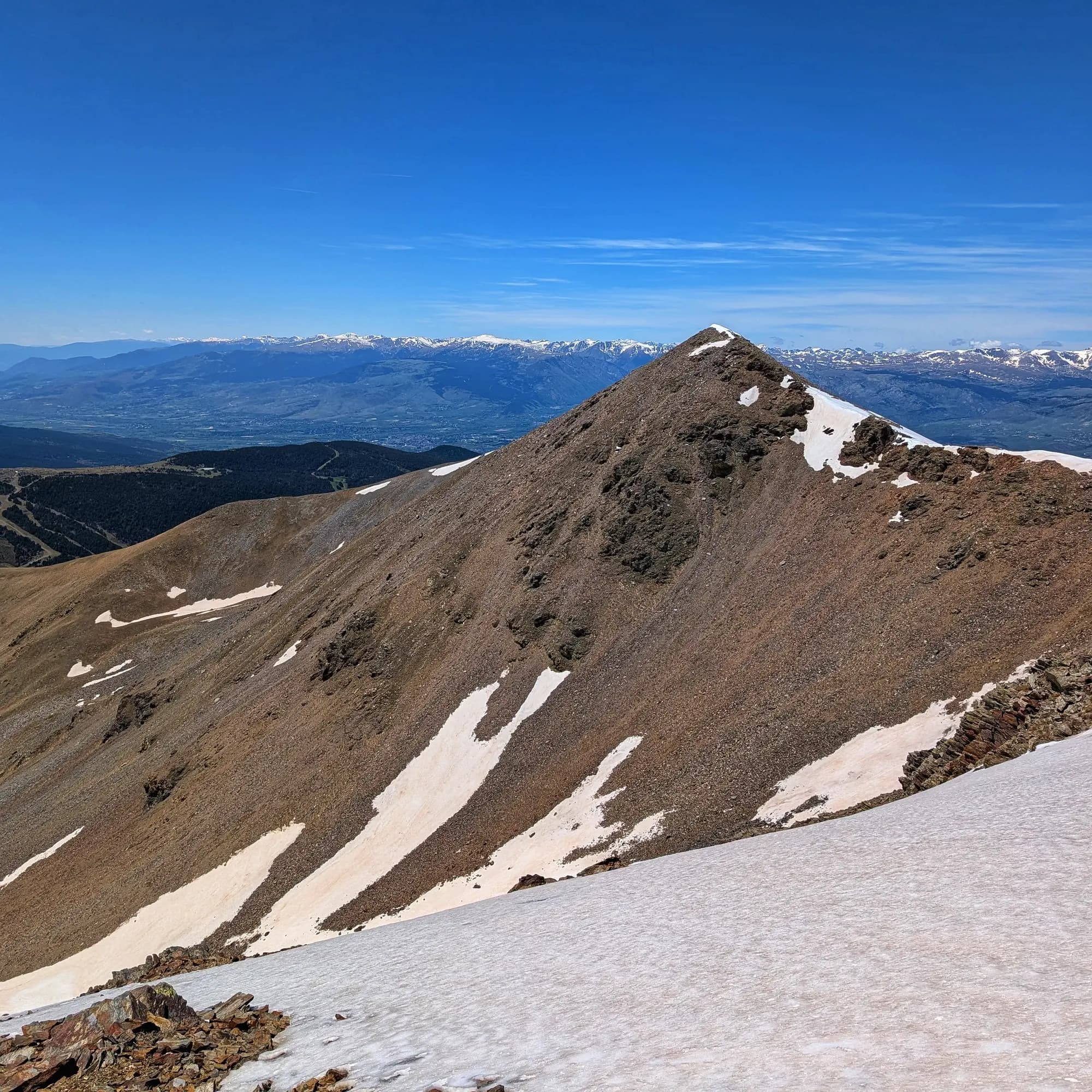 Vistas del Puigmal de Llo a punto de llegar al Pic Petit del Segre