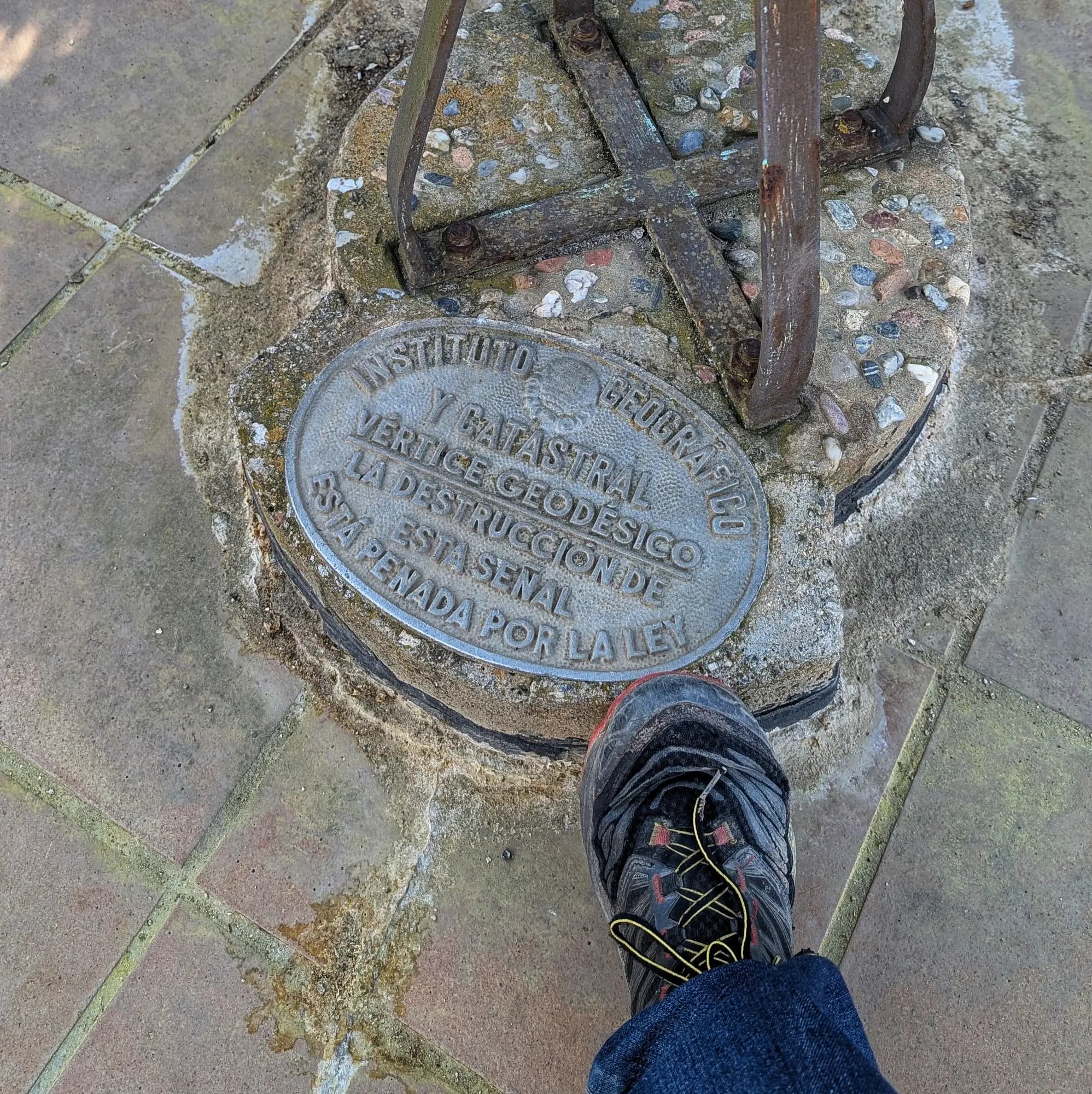 Placa de la cima de los Ángeles (Puig Alt)