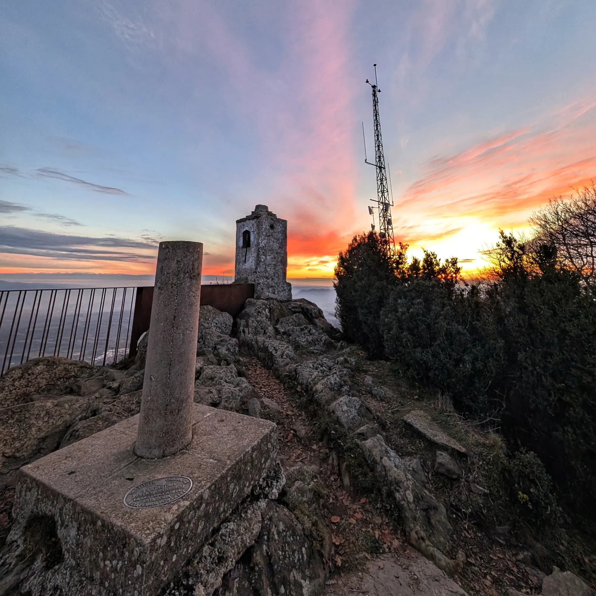 Posta de sol al cim de Bellmunt.