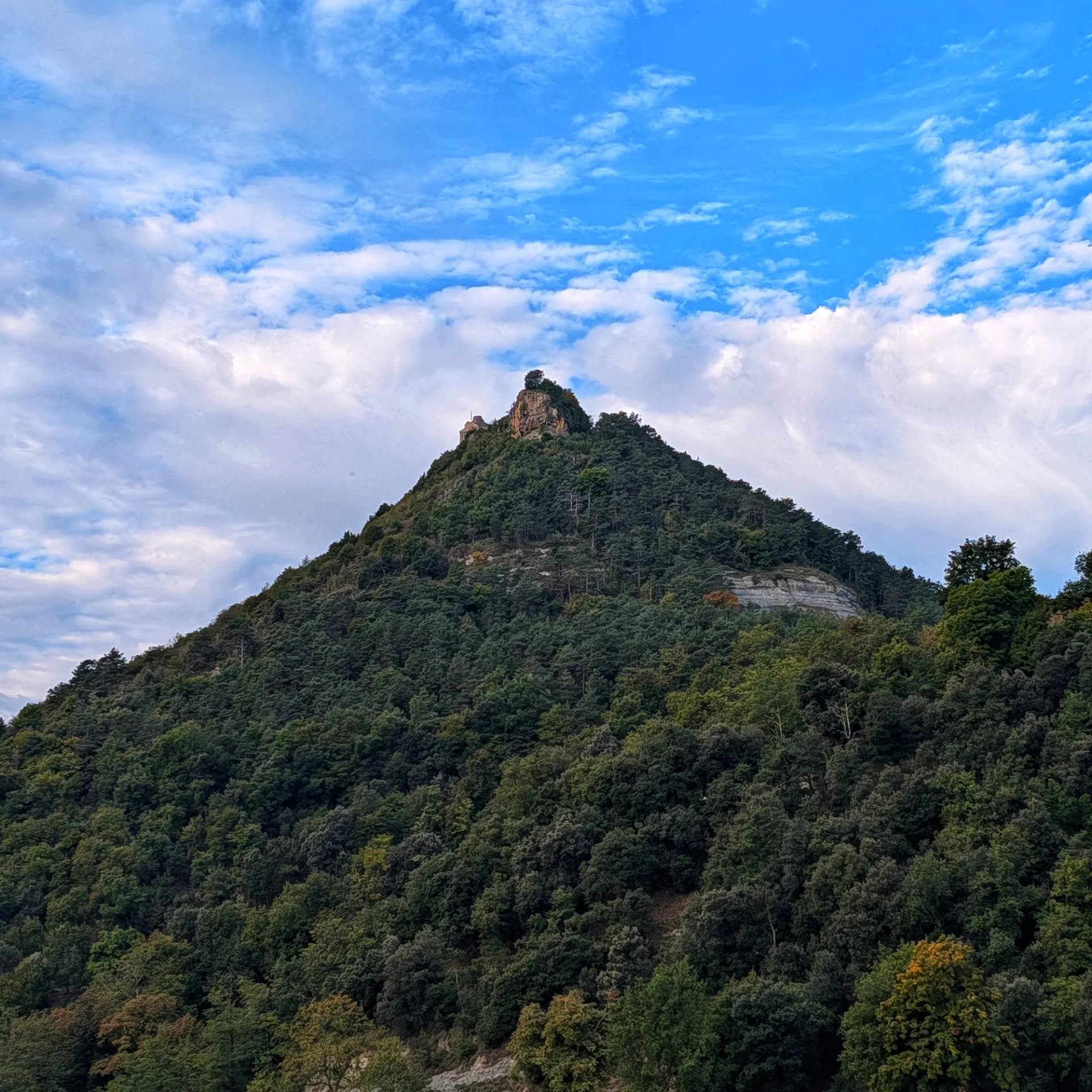 Vistes des del Santa Maria de Besora cap al Castell