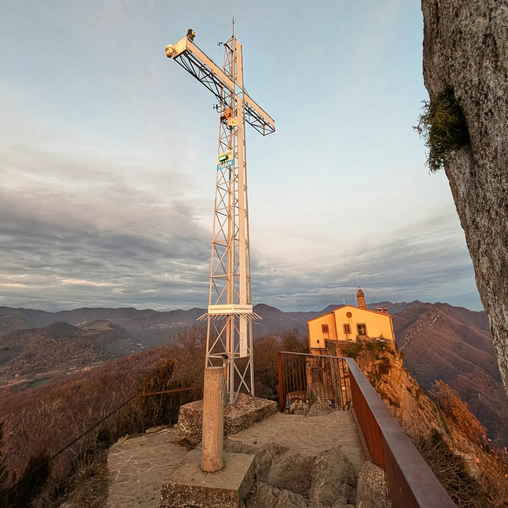 Posta de sol al cim de Bellmunt.