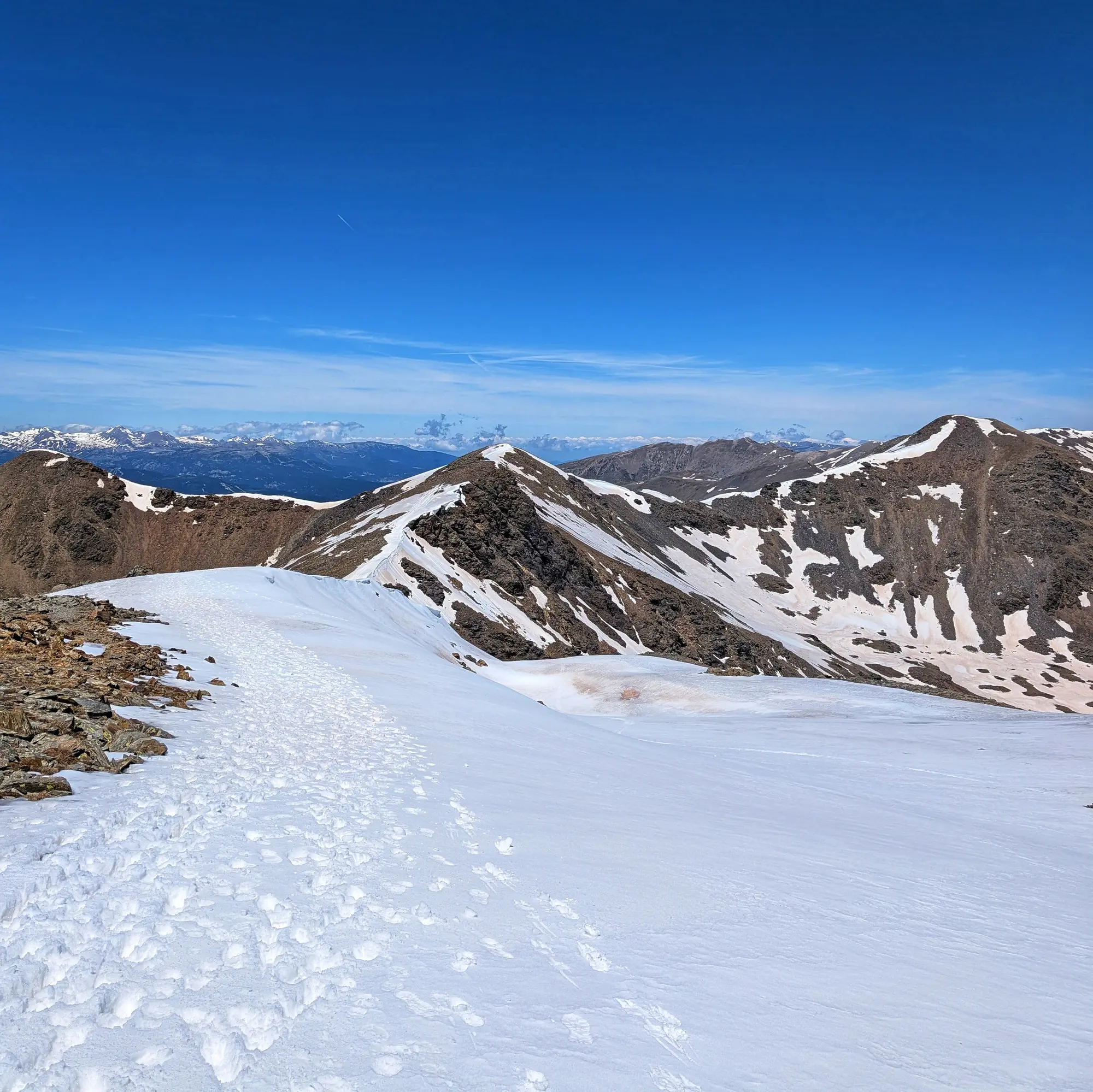 Vistas del Puigmal de Llo (izquierda), Pic Petit del Segre (centro) y Pic de Segre (derecha) bajando del Puigmal d'Er