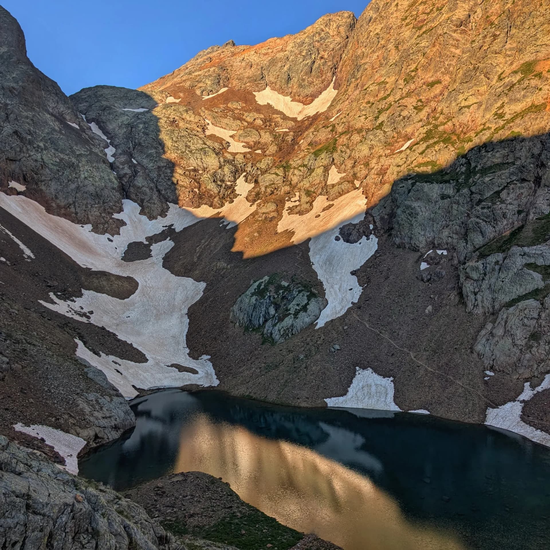 Estanh d'Estats pel matí