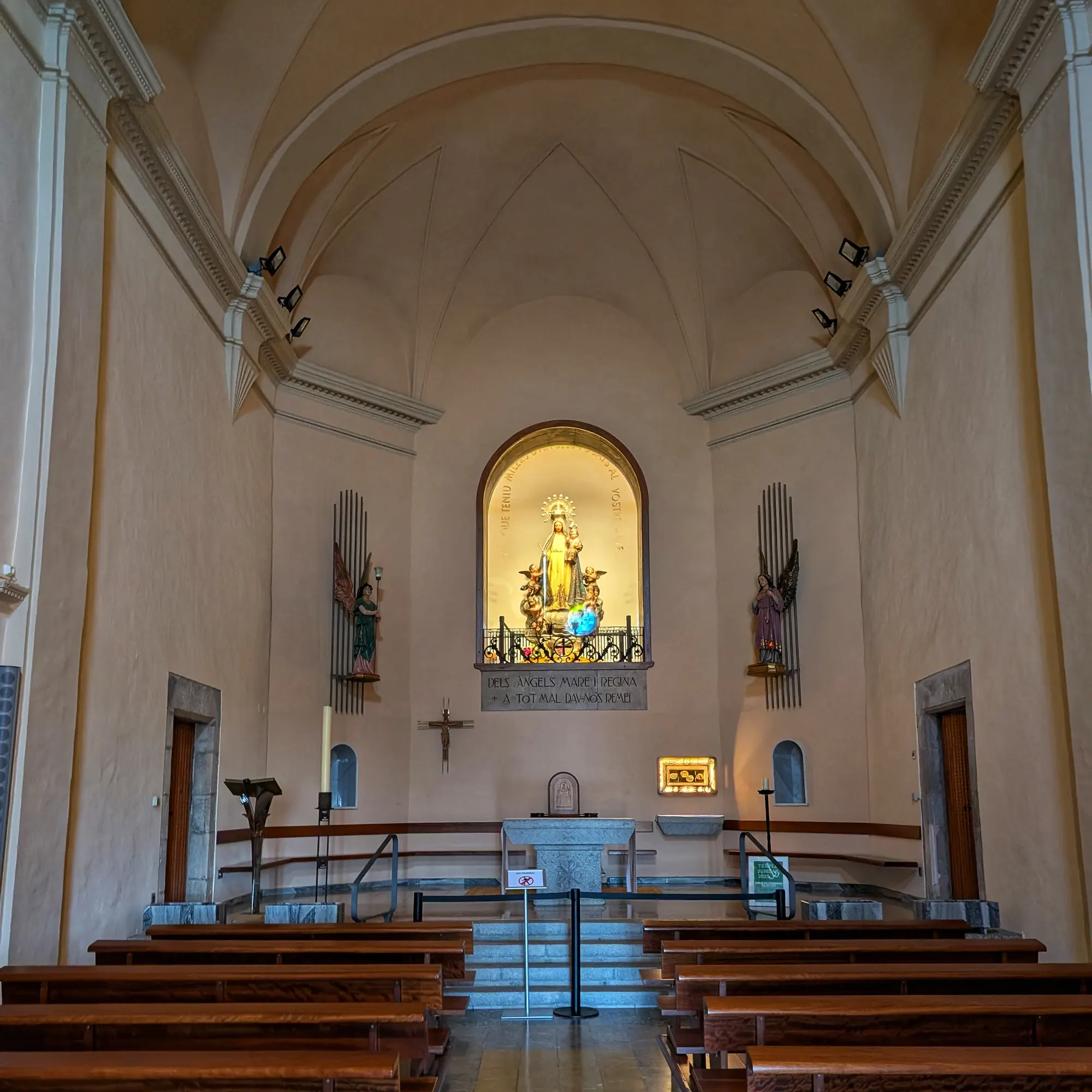 Interior del Santuari dels Àngels