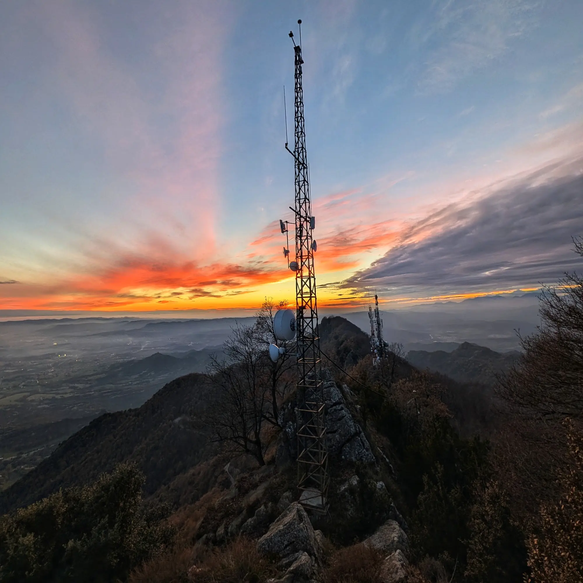 Posta de sol al cim de Bellmunt. Posta de sol al cim de Bellmunt.