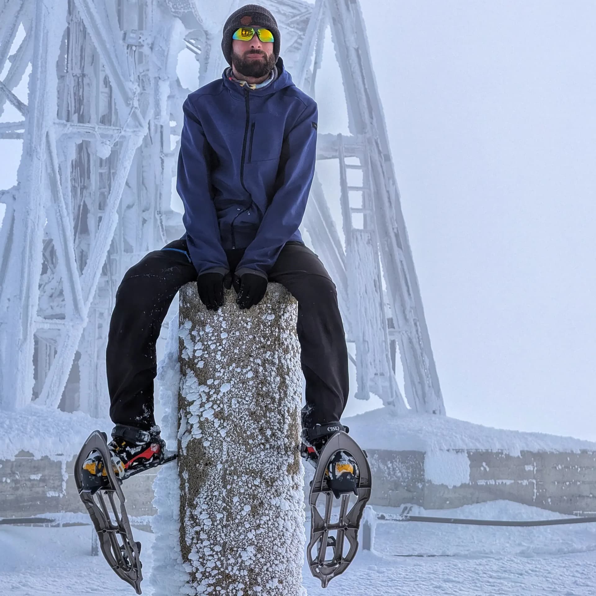 El cim de la Torreta de l'Orri cobert de neu. Cim nevat de la Torreta de l'Orri.